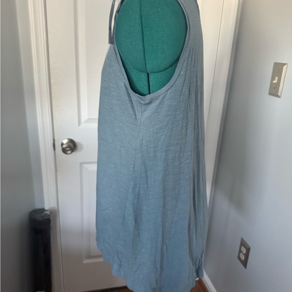 NWT LOFT M Cornflower Blue Embroidered Sleeveless Tank - Picture 4 of 7